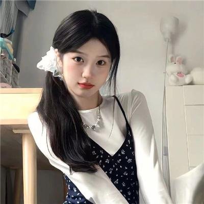 金车美人 海报